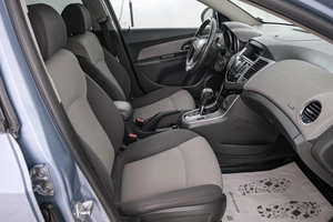 Седан Chevrolet Cruze 2010 года, 639000 рублей, Красноярск