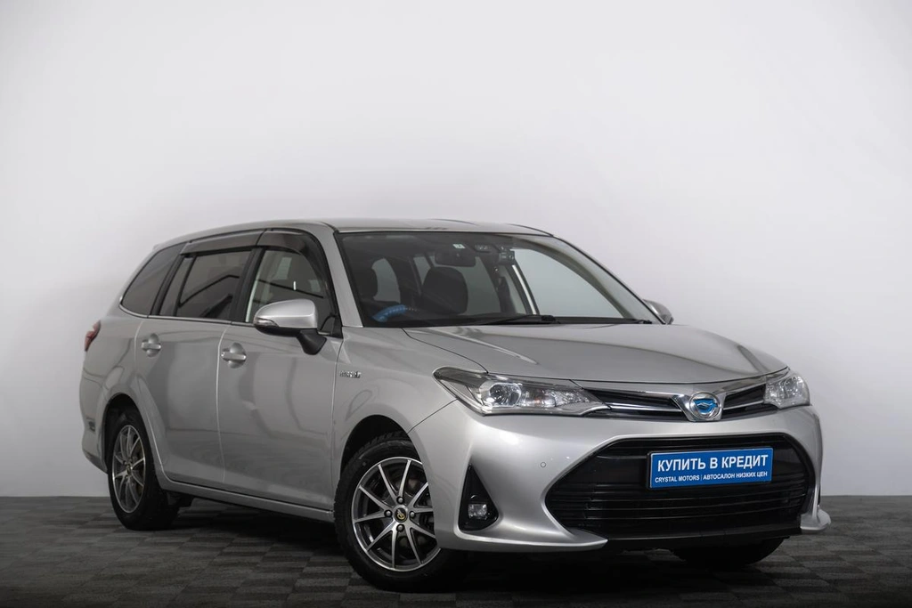 Универсал Toyota Corolla Fielder 2019 года, 1729000 рублей, Томск