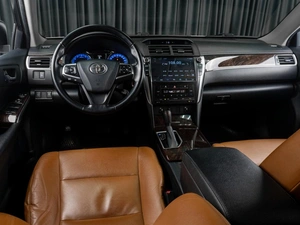 Седан Toyota Camry 2017 года, 2519000 рублей, Тюмень