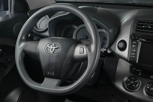 Внедорожник Toyota RAV4 2012 года, 1729000 рублей, Тюмень