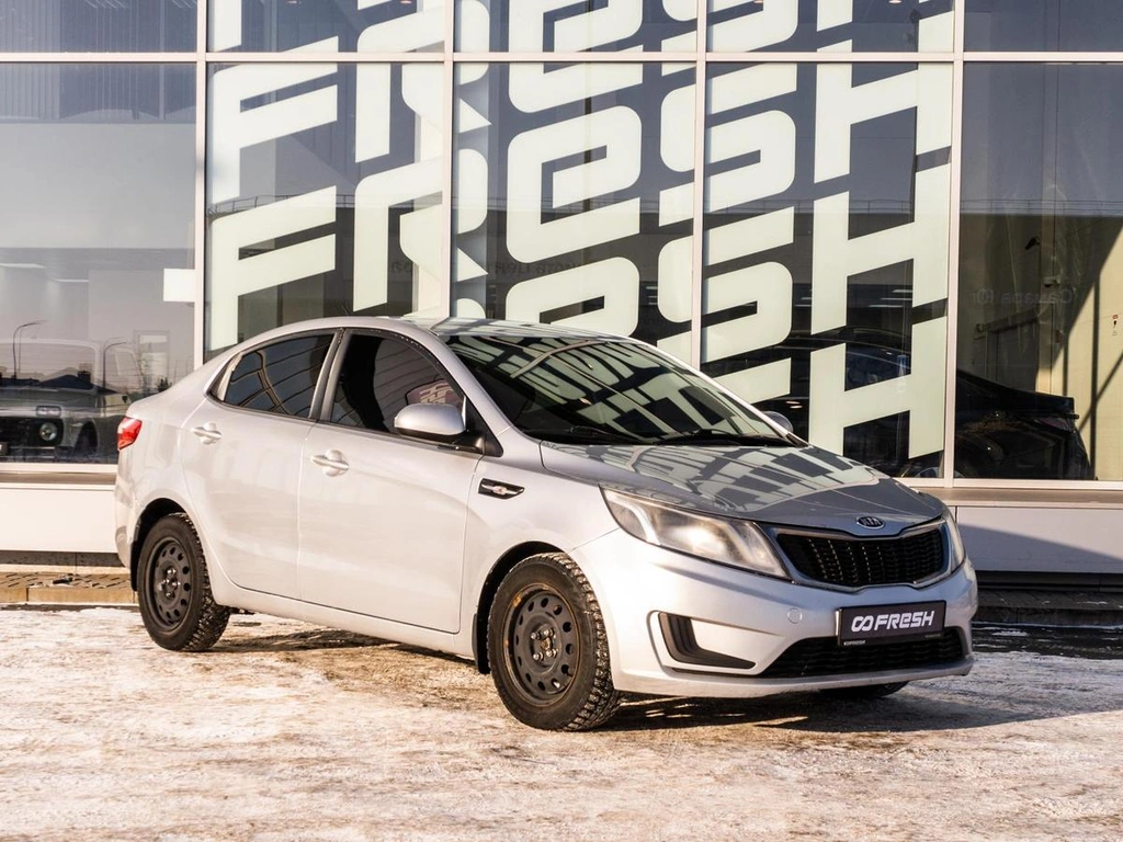 Седан Kia Rio 2011 года, 680000 рублей, Самара