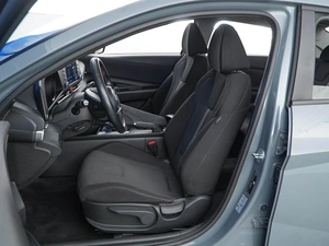 Седан Hyundai Elantra 2022 года, 1999077 рублей, Москва