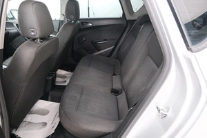 Хетчбэк Opel Astra 2012 года, 899000 рублей, Красноярск