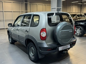 Внедорожник Chevrolet Niva 2016 года, 597000 рублей, Красноярск