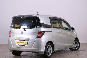 Минивэн Honda Freed 2011 года, 1289000 рублей, Омск