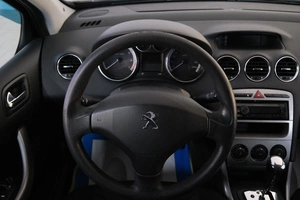 Хетчбэк Peugeot 308 2012 года, 629000 рублей, Омск