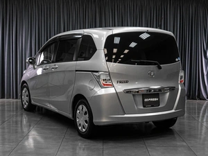 Минивэн Honda Freed 2012 года, 1049000 рублей, Тюмень
