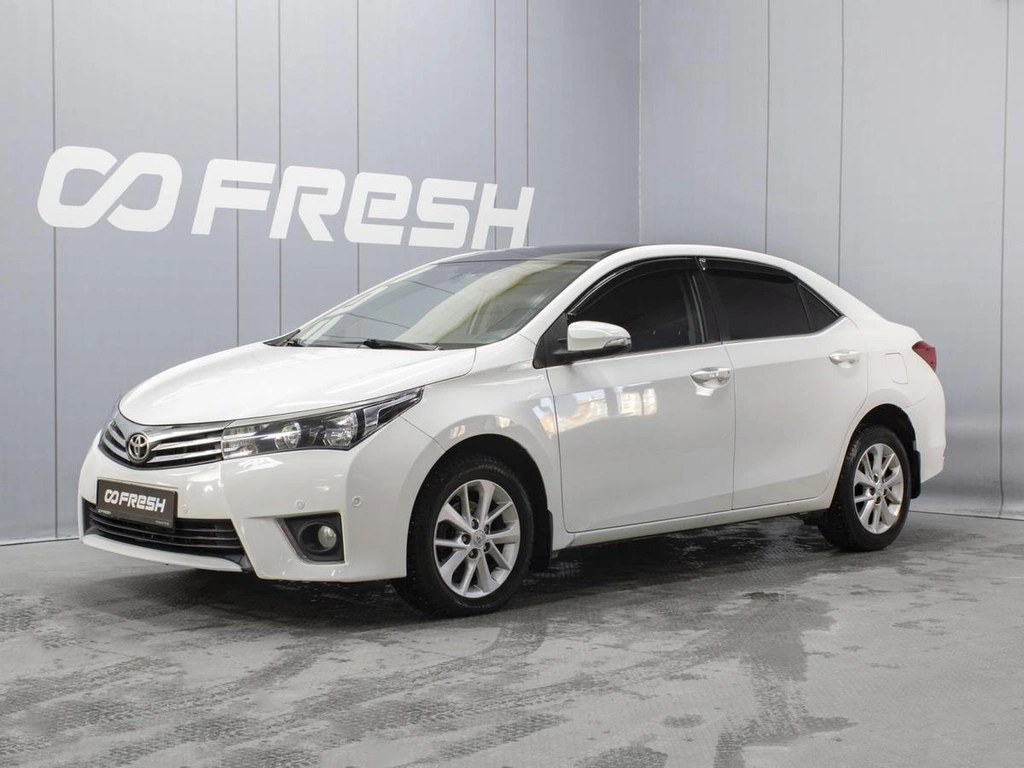 Седан Toyota Corolla 2013 года, 1050000 рублей, Омск