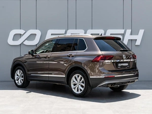 Внедорожник Volkswagen Tiguan 2017 года, 2375000 рублей, Краснодар