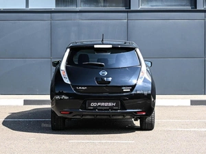 Хетчбэк Nissan Leaf 2017 года, 1358000 рублей, Кирилловка