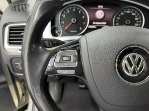 Внедорожник Volkswagen Touareg 2014 года, 2480000 рублей, Красноярск
