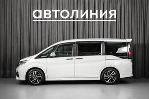 Минивэн Honda Stepwgn Spada 2015 года, 1990000 рублей, Красноярск