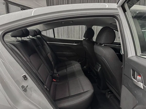 Седан Hyundai Elantra 2019 года, 1350000 рублей, Красноярск