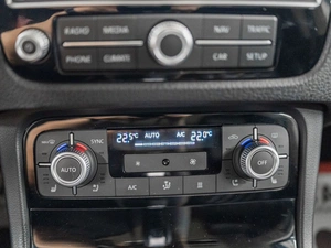 Внедорожник Volkswagen Touareg 2017 года, 3400000 рублей, Красноярск