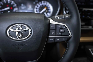 Внедорожник Toyota Highlander 2022 года, 8999000 рублей, Москва