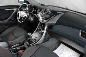 Седан Hyundai Elantra 2012 года, 919000 рублей, Тюмень
