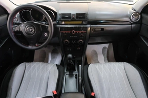 Седан Mazda 3 2004 года, 699000 рублей, Омск