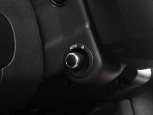 Внедорожник Land Rover Discovery 2015 года, 2490000 рублей, Тюмень