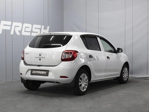 Хетчбэк Renault Sandero 2015 года, 760000 рублей, Омск