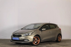 Хетчбэк Kia Ceed 2012 года, 1349000 рублей, Тюмень
