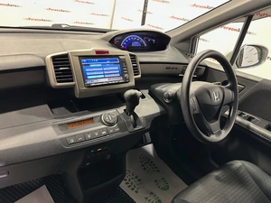 Минивэн Honda Freed 2010 года, 995000 рублей, Красноярск