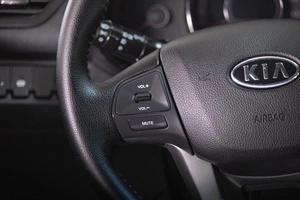 Седан Kia Rio 2012 года, 699000 рублей, Томск