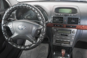 Седан Toyota Avensis 2003 года, 599000 рублей, Кемерово