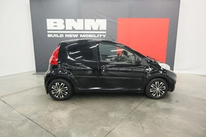 Хэтчбек Peugeot 107 2010 года, 500000 рублей, Курск