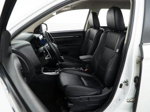 Внедорожник Mitsubishi Outlander 2017 года, 2299050 рублей, Москва
