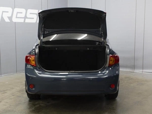 Седан Toyota Corolla 2007 года, 890000 рублей, Омск