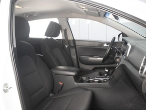 Внедорожник Kia Sportage 2019 года, 1960000 рублей, Омск