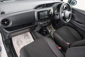 Хетчбэк Toyota Vitz 2019 года, 1119000 рублей, Красноярск