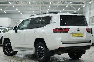 Внедорожник Toyota Land Cruiser 2022 года, 11889000 рублей, Омск