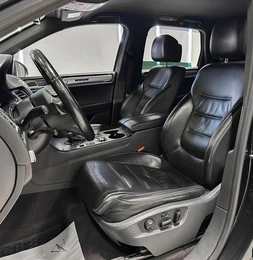 Внедорожник Volkswagen Touareg 2016 года, 2697000 рублей, Красноярск
