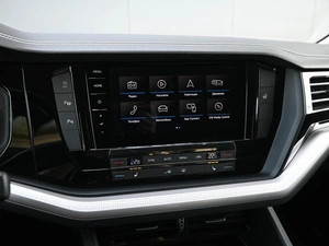 Внедорожник Volkswagen Touareg 2019 года, 3899000 рублей, Кирилловка