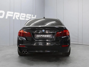 Седан BMW 5 серия 2015 года, 1700000 рублей, Омск