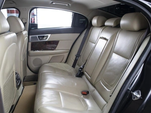 Седан Jaguar XF 2013 года, 1790000 рублей, Омск