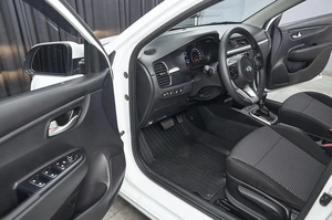 Седан Kia Rio 2018 года, 1477000 рублей, Красноярск