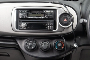 Хетчбэк Toyota Vitz 2013 года, 1089000 рублей, Оренбург