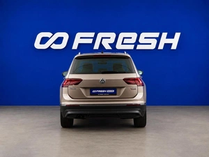 Внедорожник Volkswagen Tiguan 2017 года, 2490750 рублей, Москва