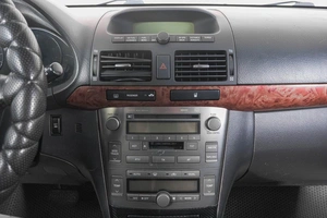 Седан Toyota Avensis 2003 года, 599000 рублей, Кемерово