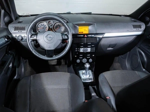 Хетчбэк Opel Astra GTC 2010 года, 597000 рублей, Ставрополь