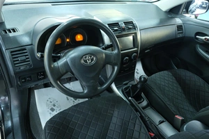 Седан Toyota Corolla 2008 года, 659000 рублей, Омск
