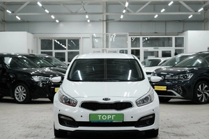 Хетчбэк Kia Ceed 2018 года, 1359000 рублей, Омск