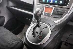 Хетчбэк Toyota Ractis 2011 года, 899000 рублей, Красноярск