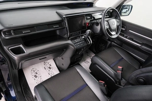 Минивэн Honda Stepwgn Spada 2021 года, 2999000 рублей, Красноярск