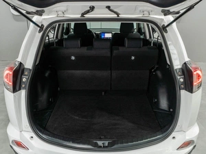 Внедорожник Toyota RAV4 2016 года, 2179000 рублей, Тюмень