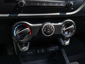 Хетчбэк Kia Rio X-Line 2019 года, 1265000 рублей, Краснодар