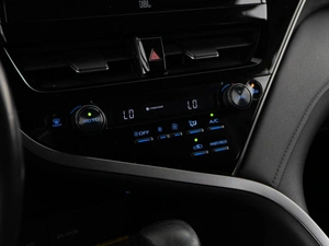 Седан Toyota Camry 2021 года, 3194404 рублей, Москва