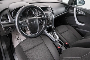 Хетчбэк Opel Astra 2013 года, 849000 рублей, Красноярск